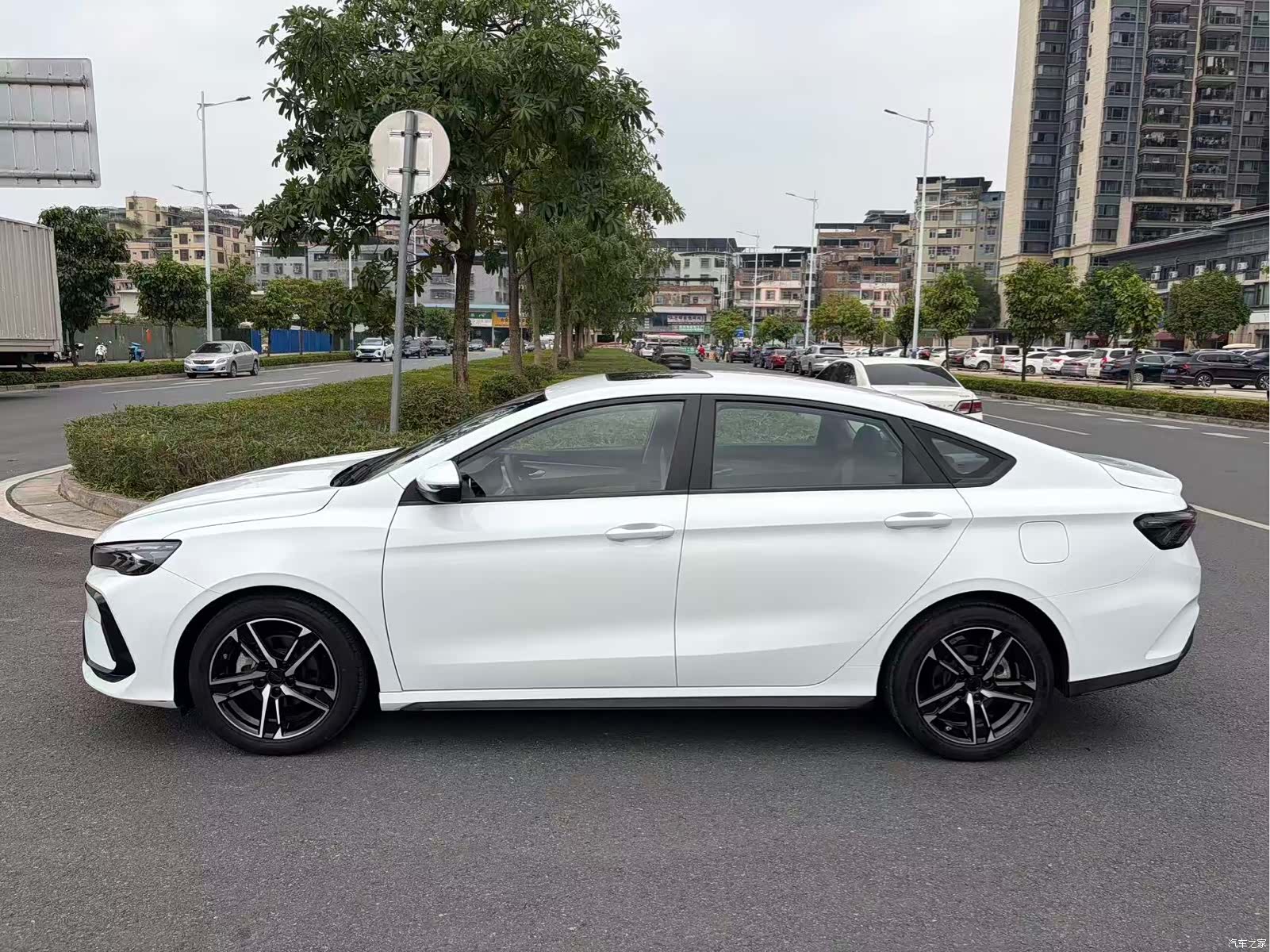 Geely Binray, 2024 4