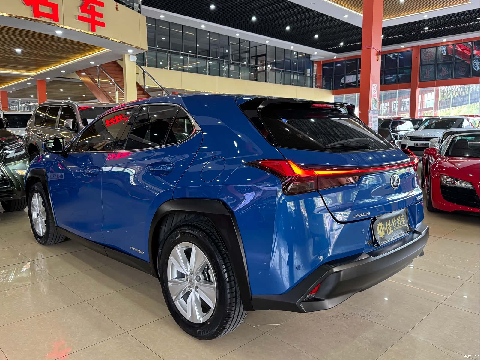 Lexus UX, 2019 все фото