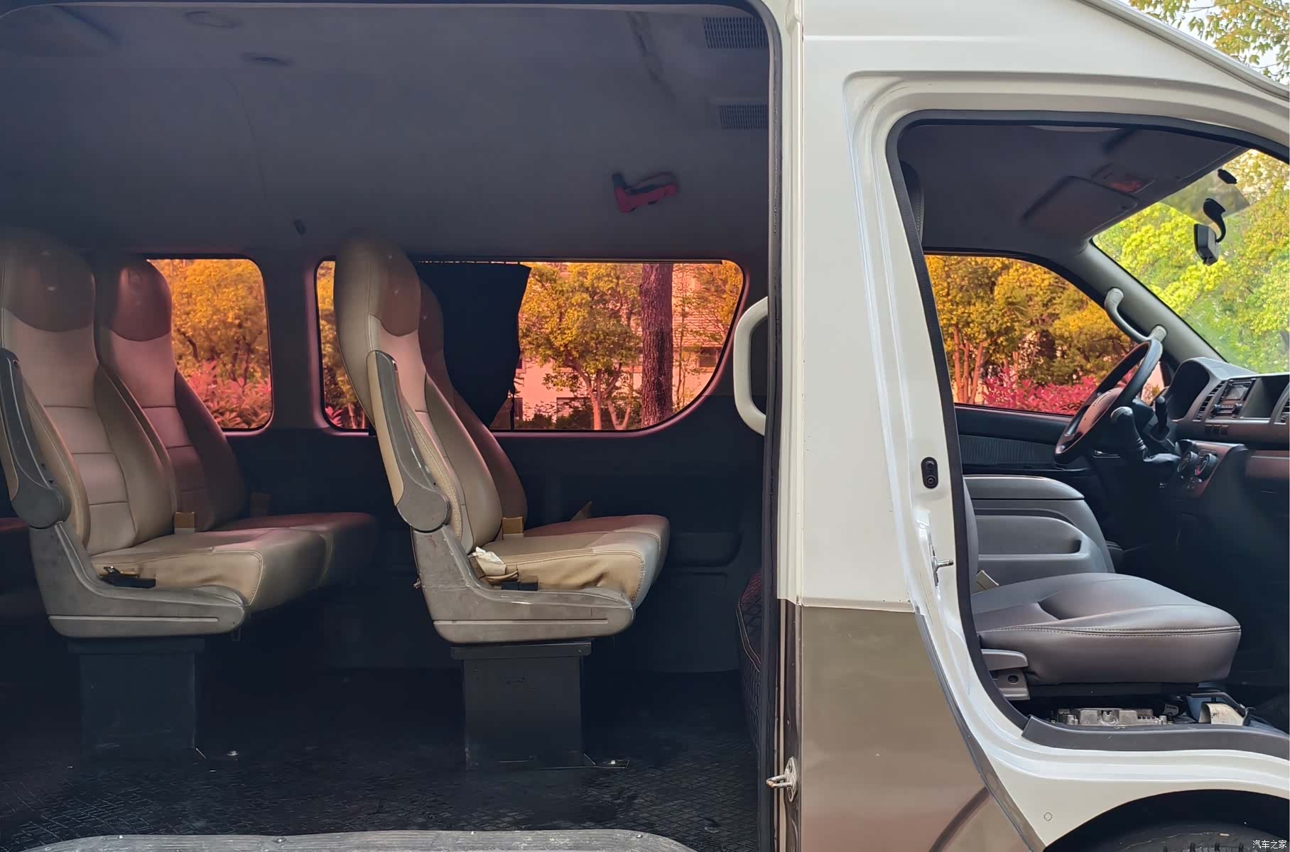 HuaChenLeiNuo HiAce, 2015 7