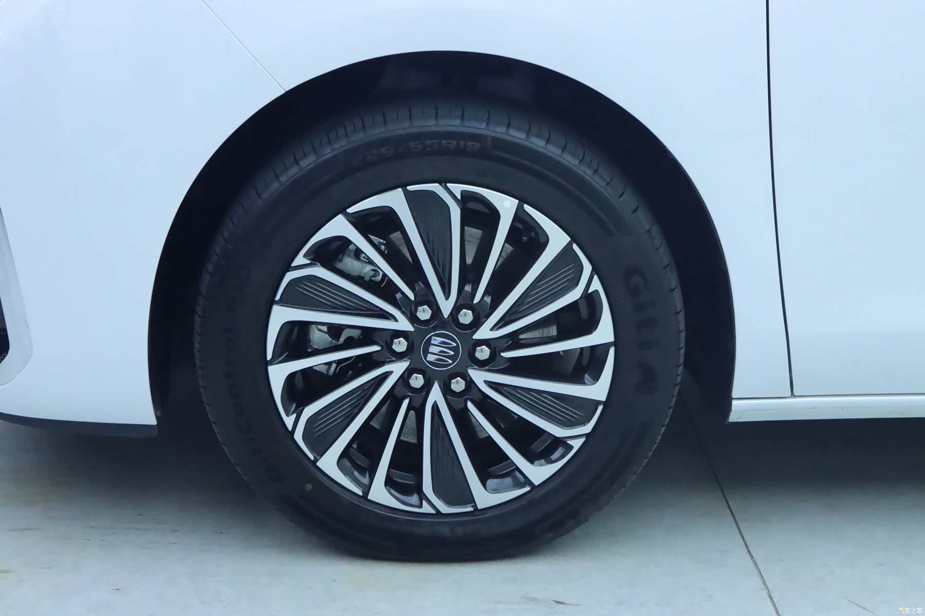 Buick GL8, 2025 4
