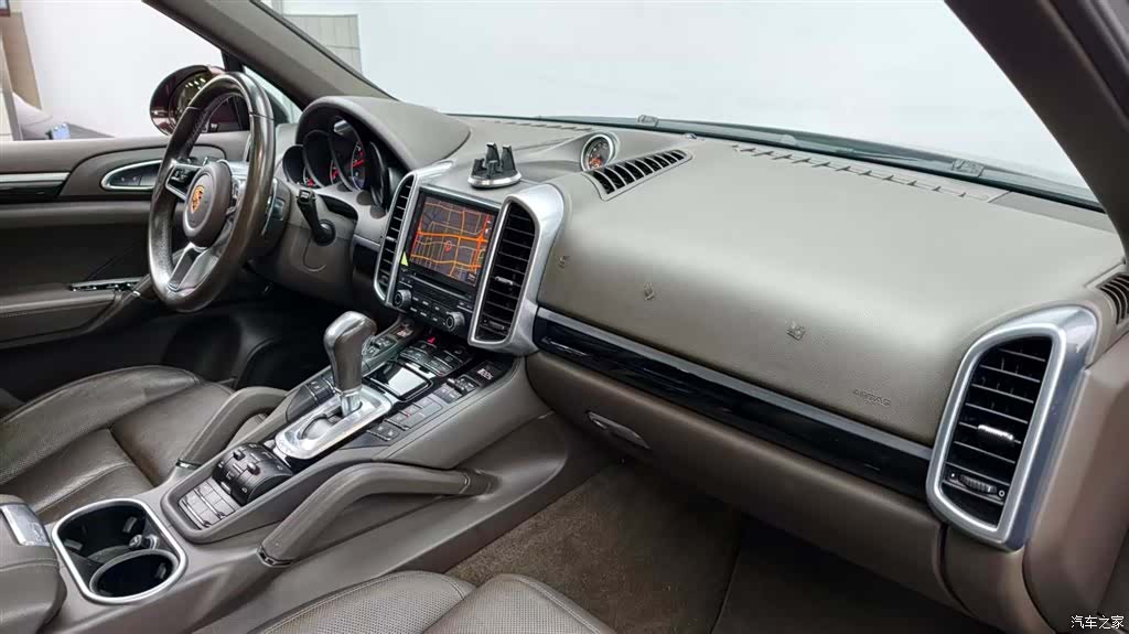 Porsche Cayenne, 2017 9