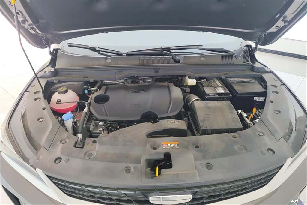 Geely Coolray, 2026 10