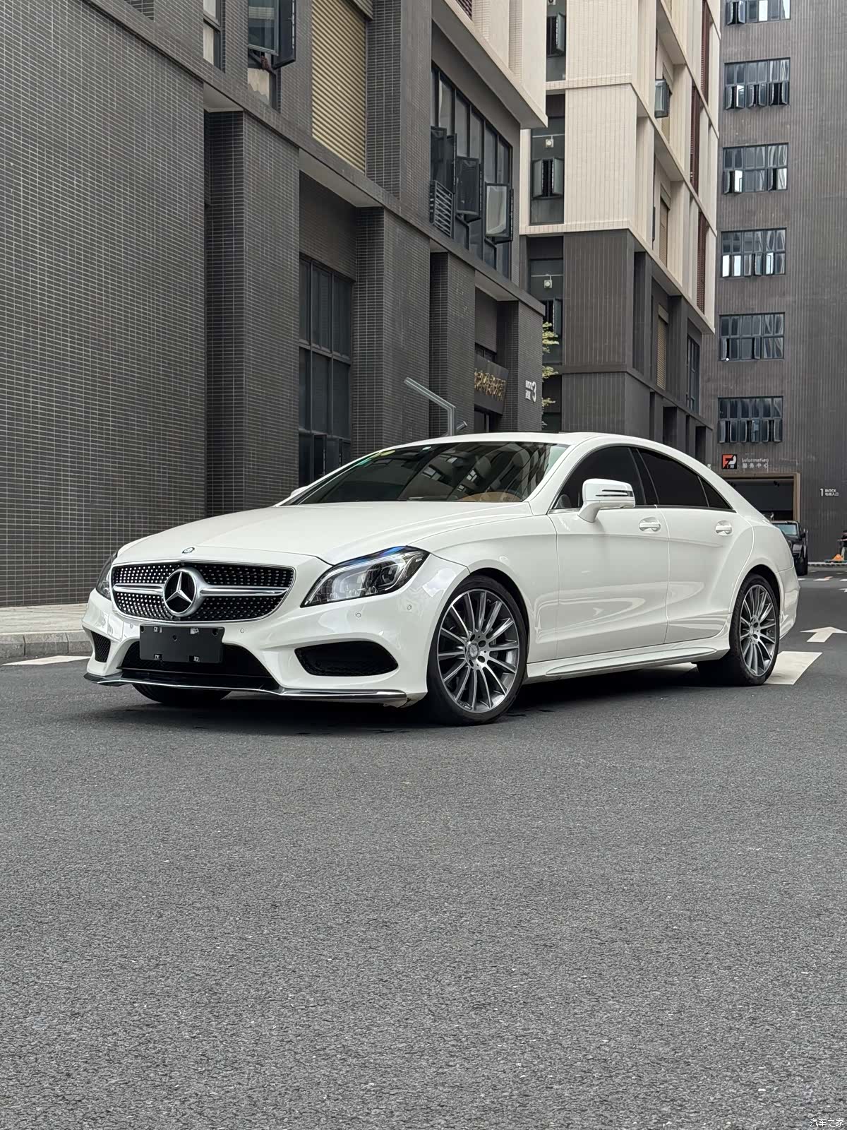 Mercedes-Benz CLS, 2016 1