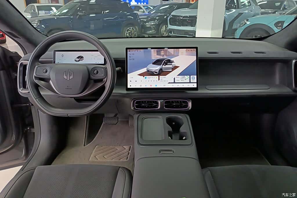 Leapmotor Lafa5, 2025 12