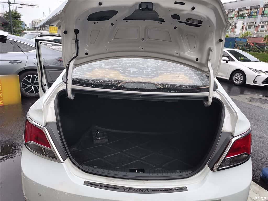 Hyundai GLS, 2016 19