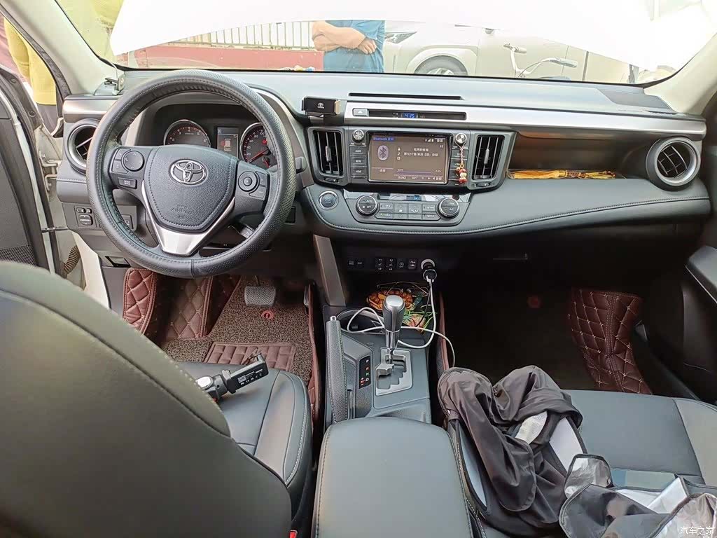 Toyota RAV4, 2017 13