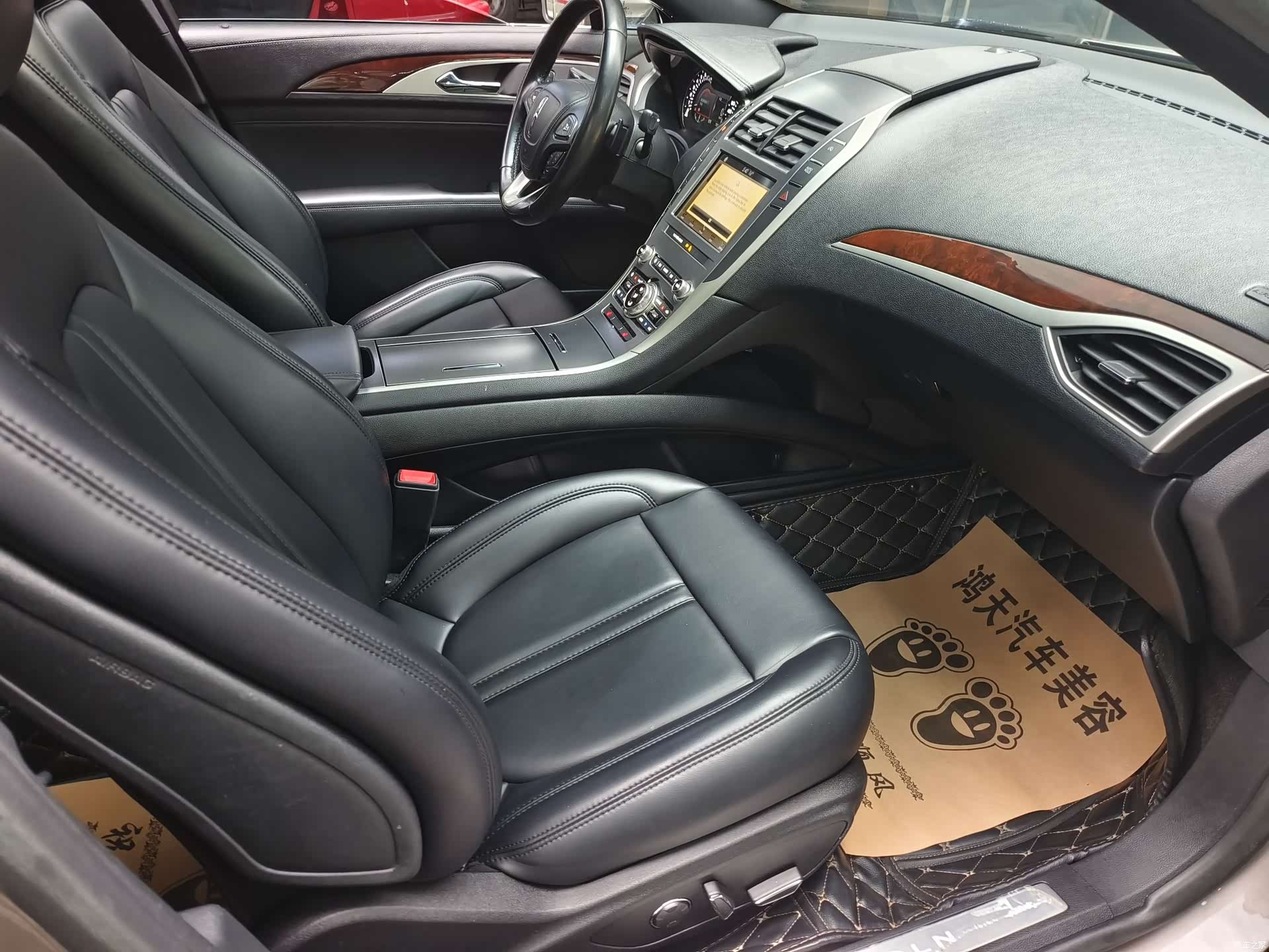 Lincoln MKZ, 2019 9