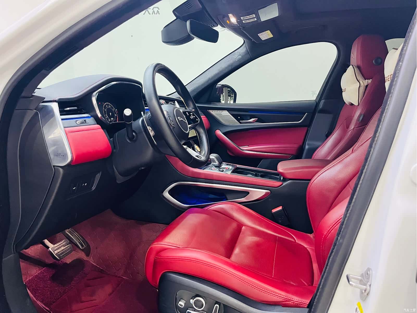 Jaguar F-PACE, 2023 11