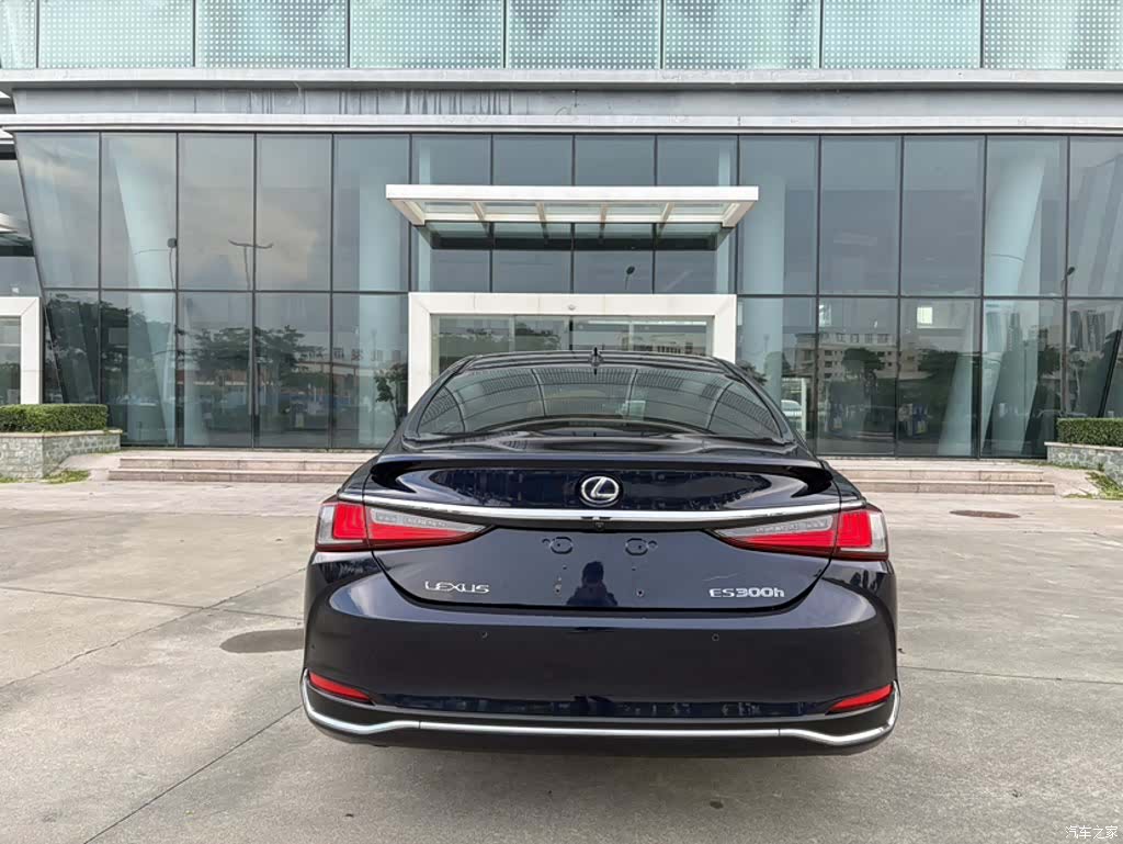 Lexus ES, 2021 23