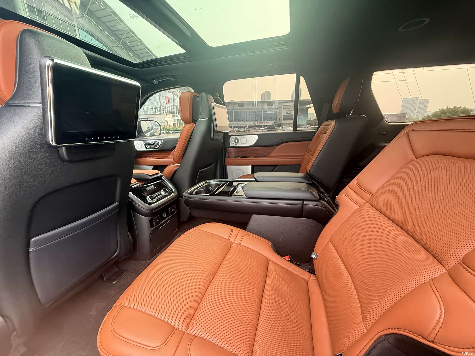 Lincoln Navigator, 2018 8
