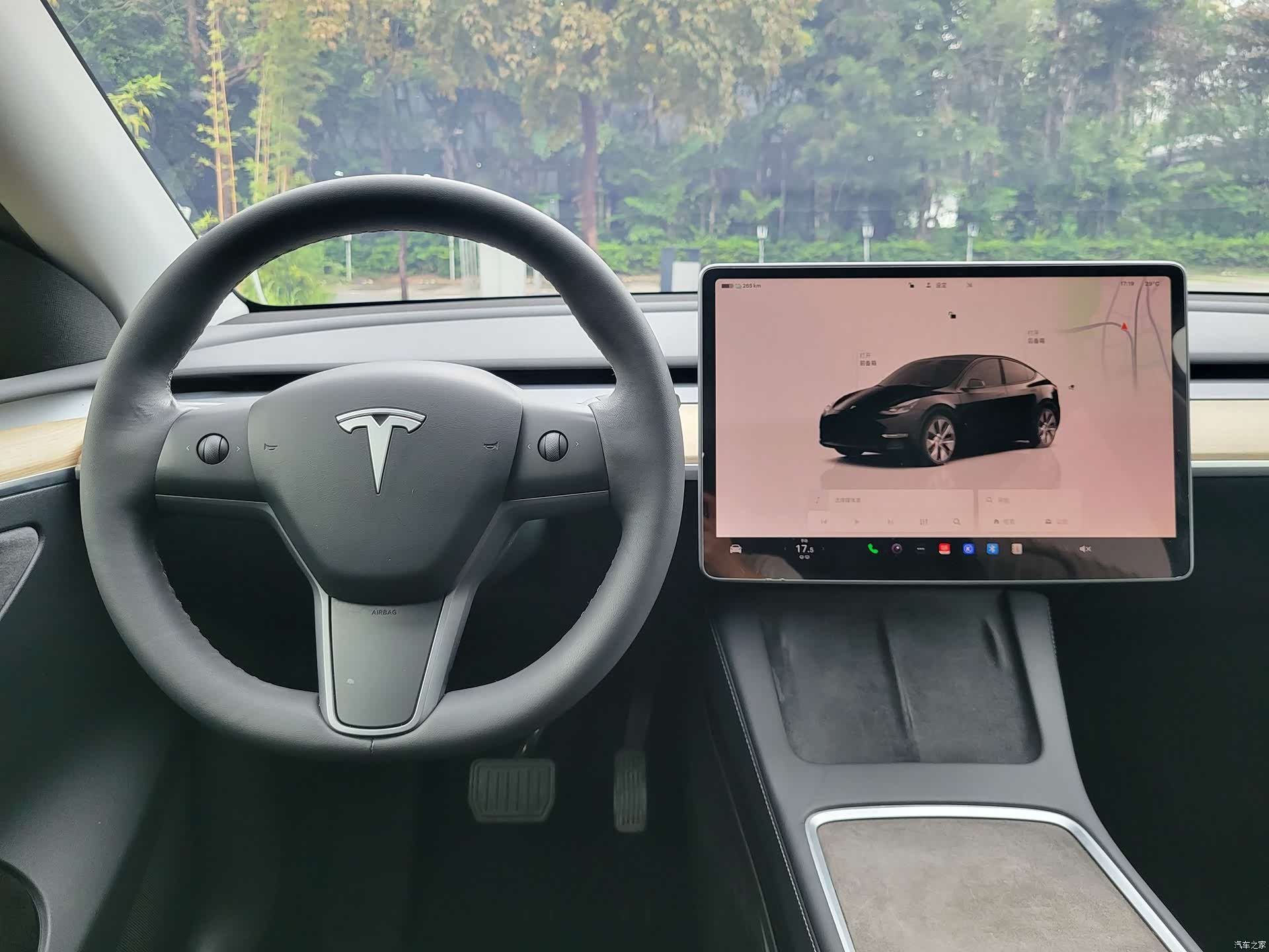 Tesla Model Y, 2023 21