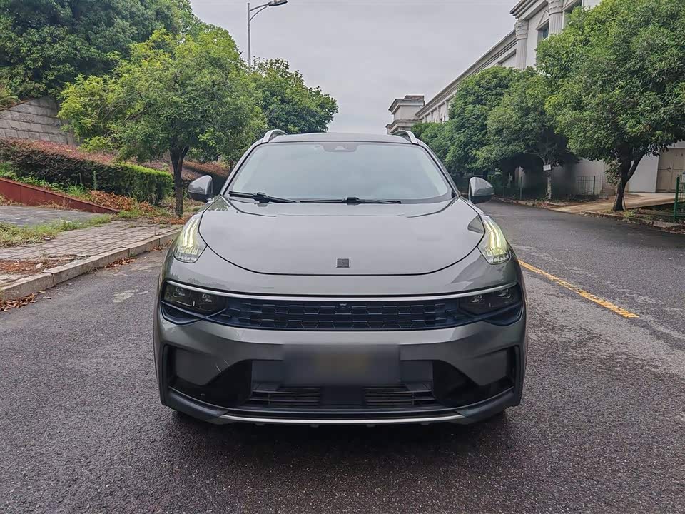 Lynk & Co 01