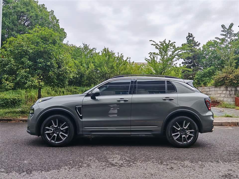 Lynk & Co 01