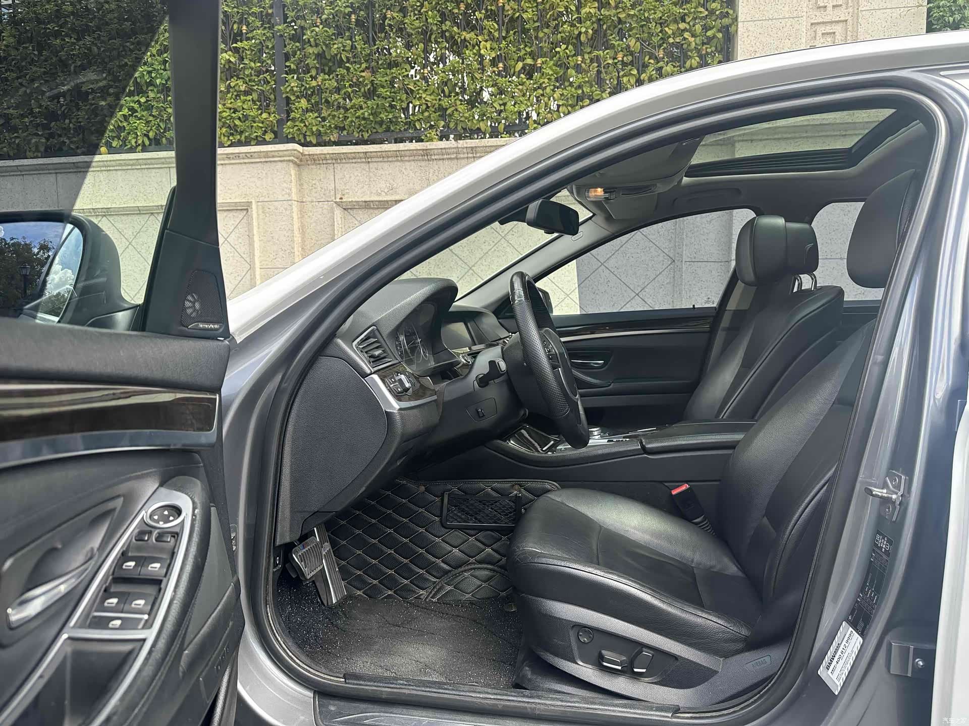 BMW 5 Series, 2010 8