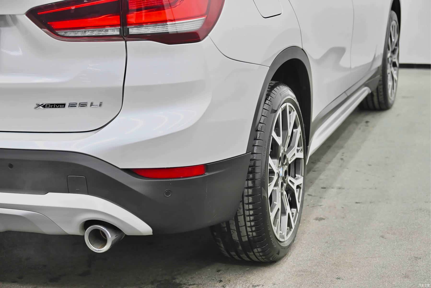 BMW X1, 2022 все фото