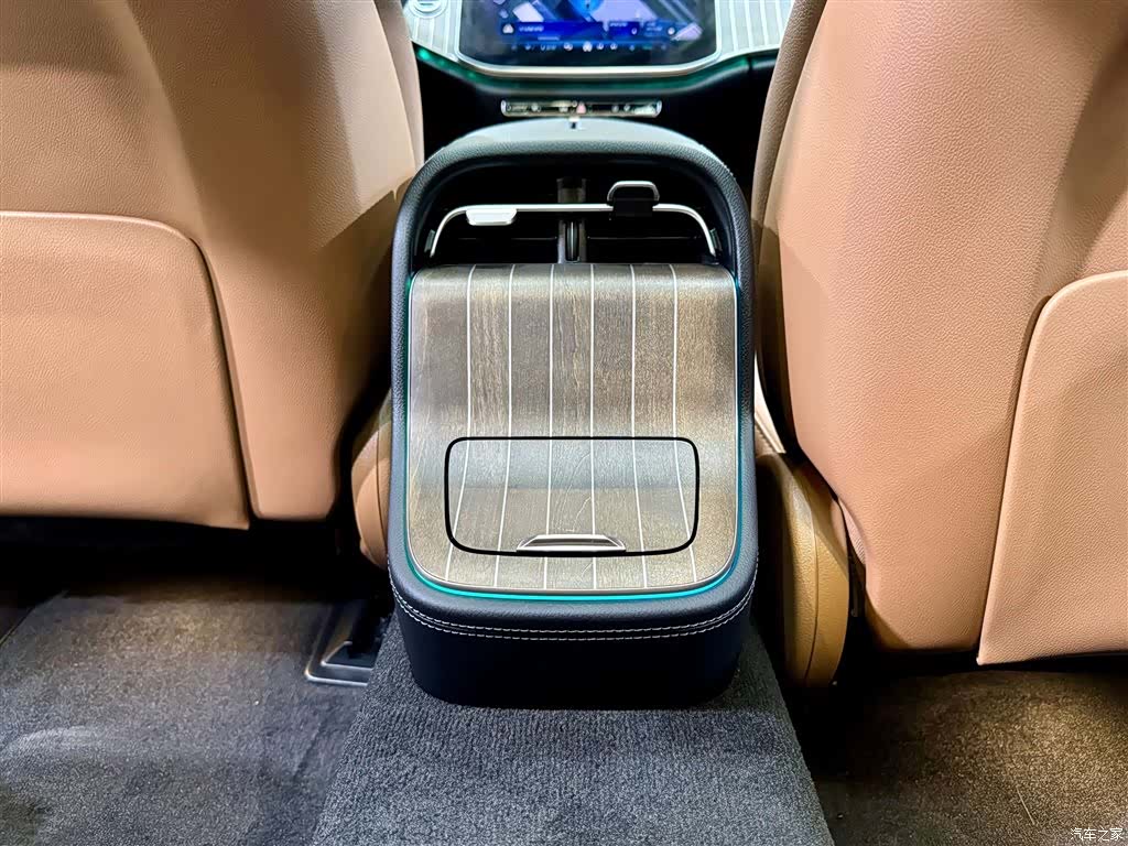 Mercedes-Benz E-Class, 2026 21