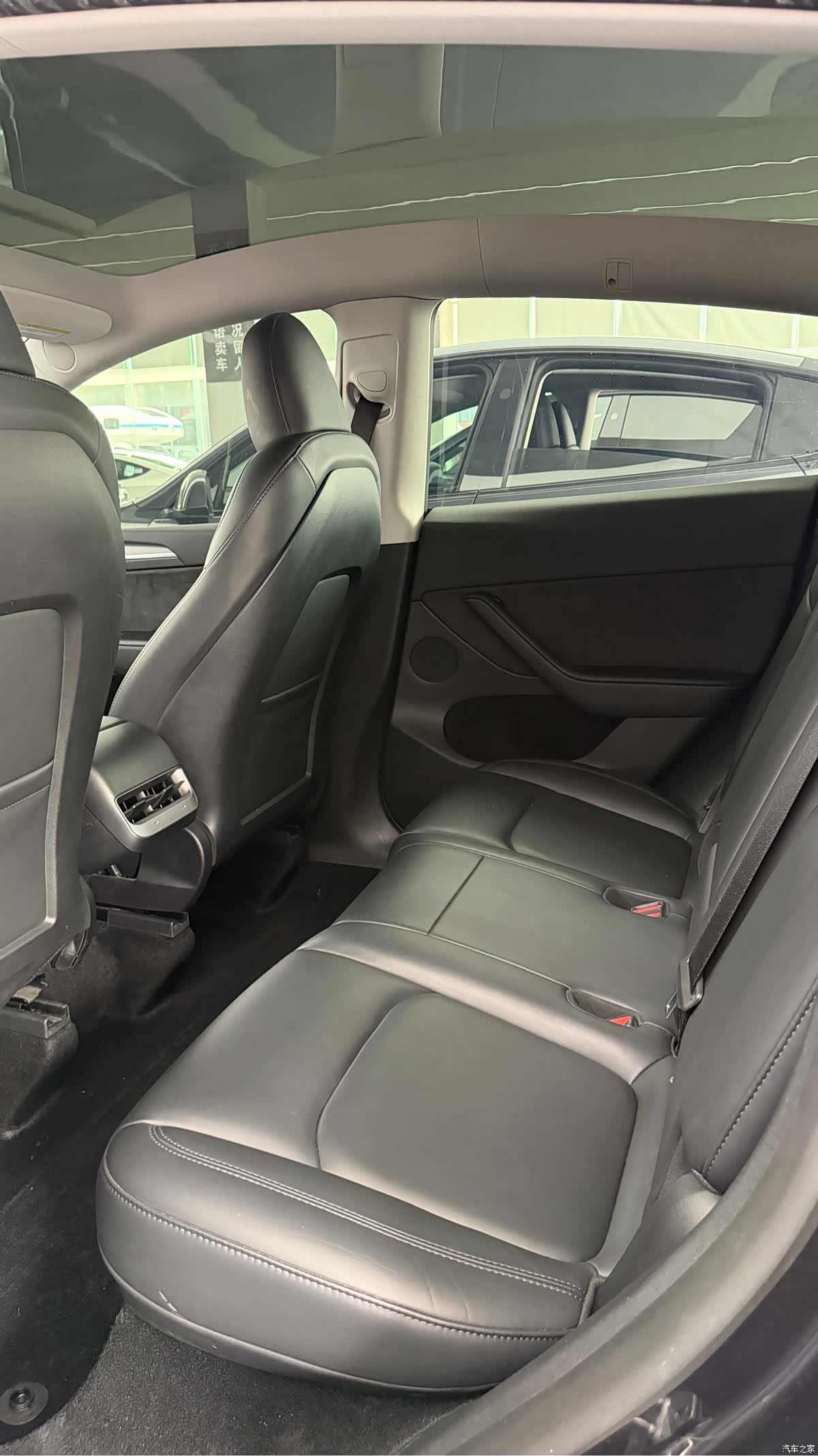 Tesla Model Y, 2024 7
