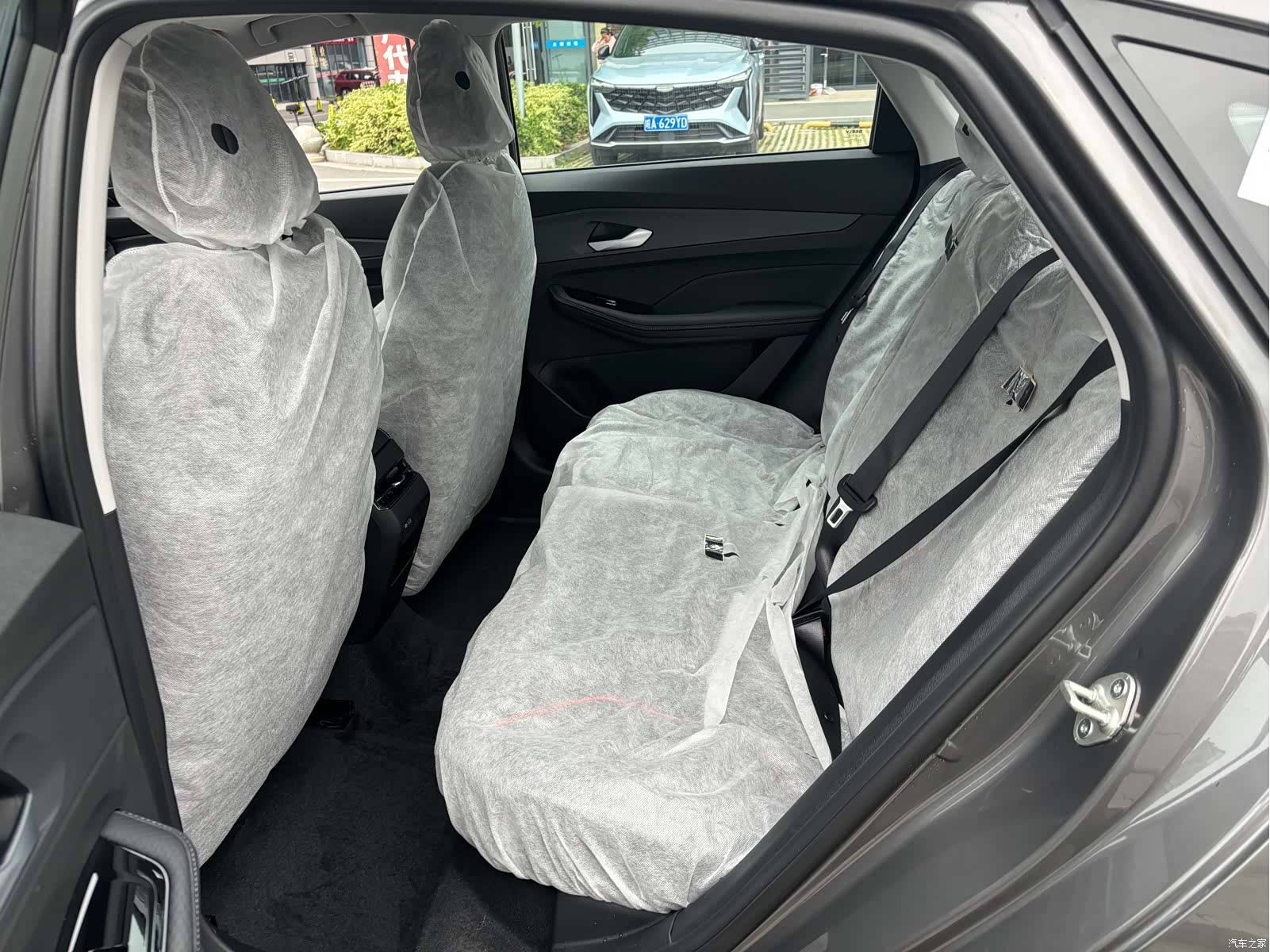 Geely Binray, 2026 6