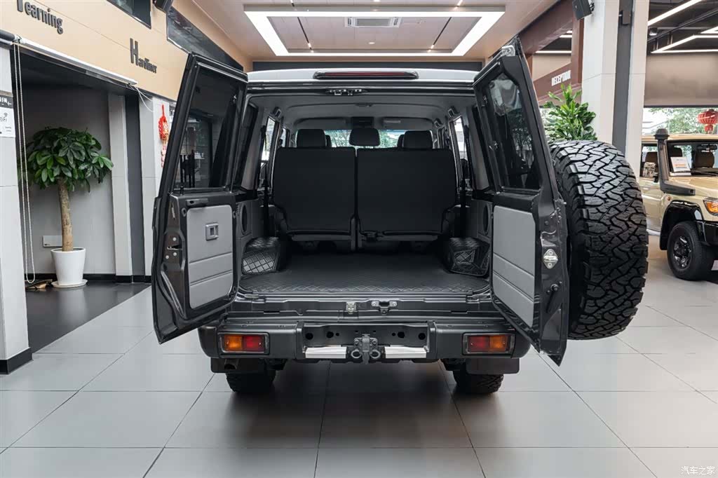 Toyota Land Cruiser, 2025 6