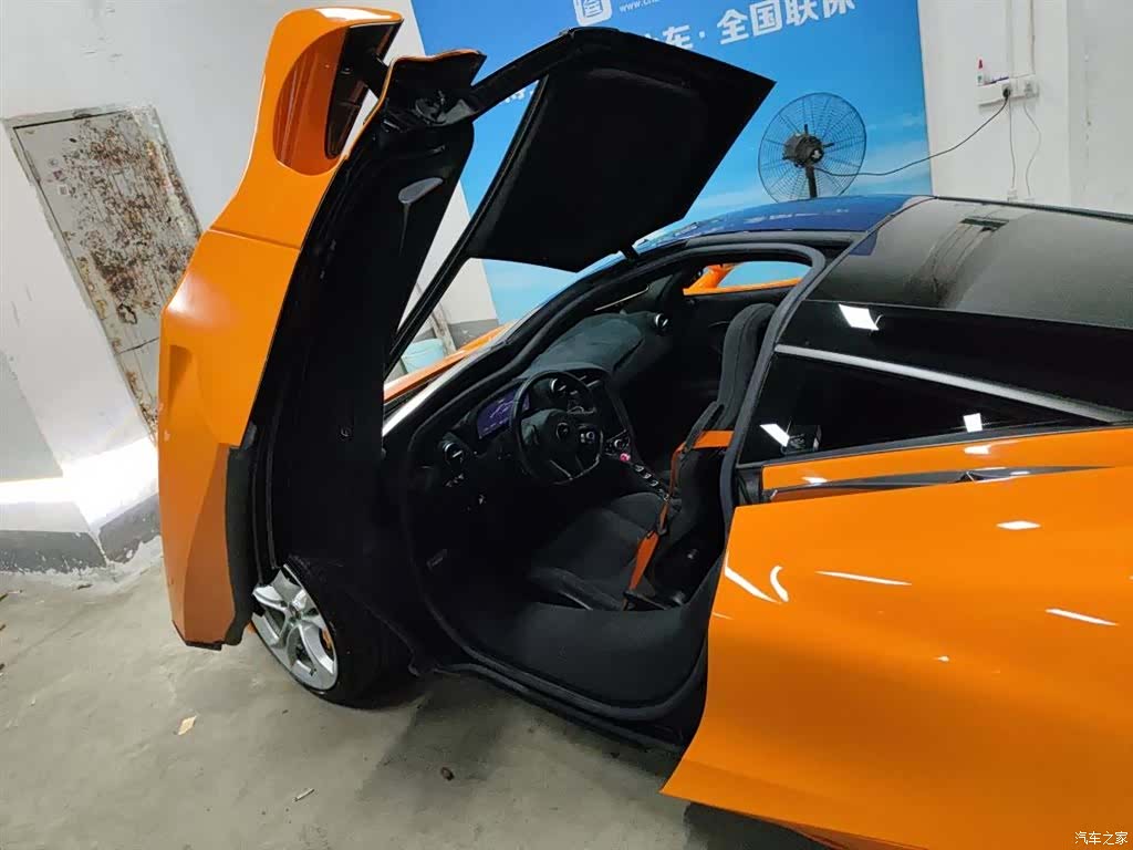 McLaren 720S, 2019 6