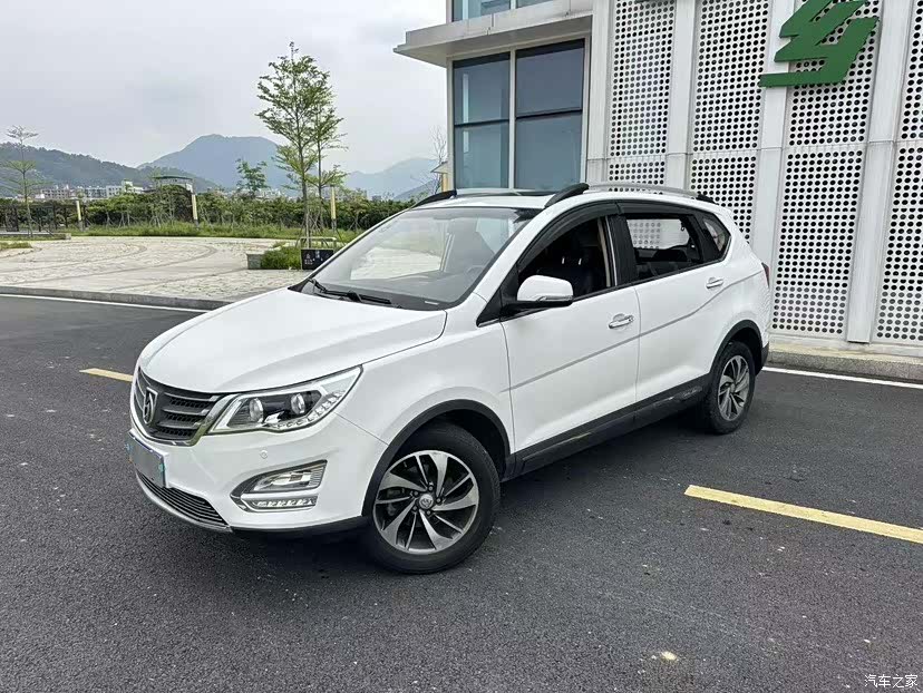 Wuling 560, 2017 1