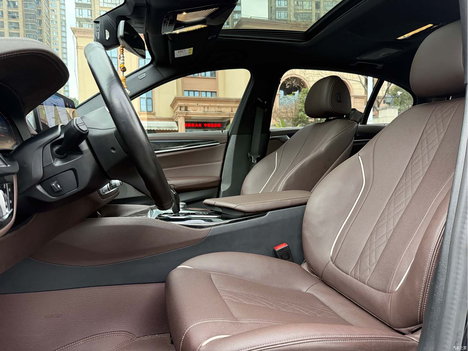 BMW 5 Series, 2023 9