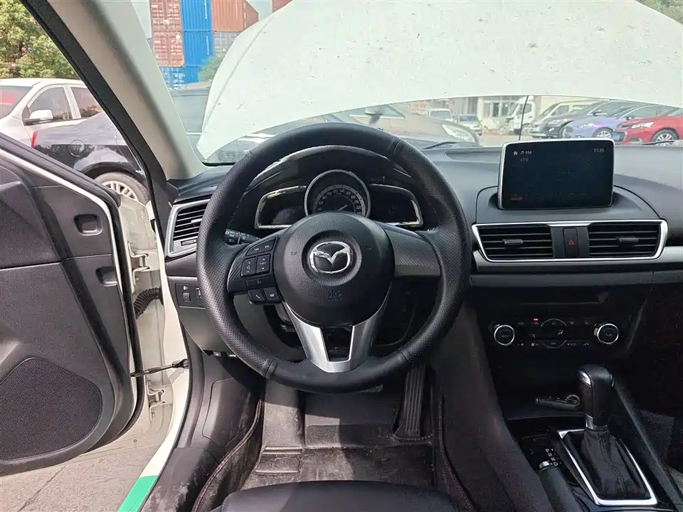 Mazda 3 Angkesaila