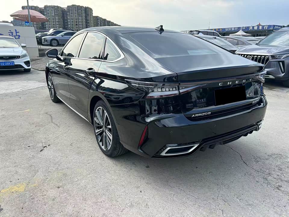 Chery Arrizo 8