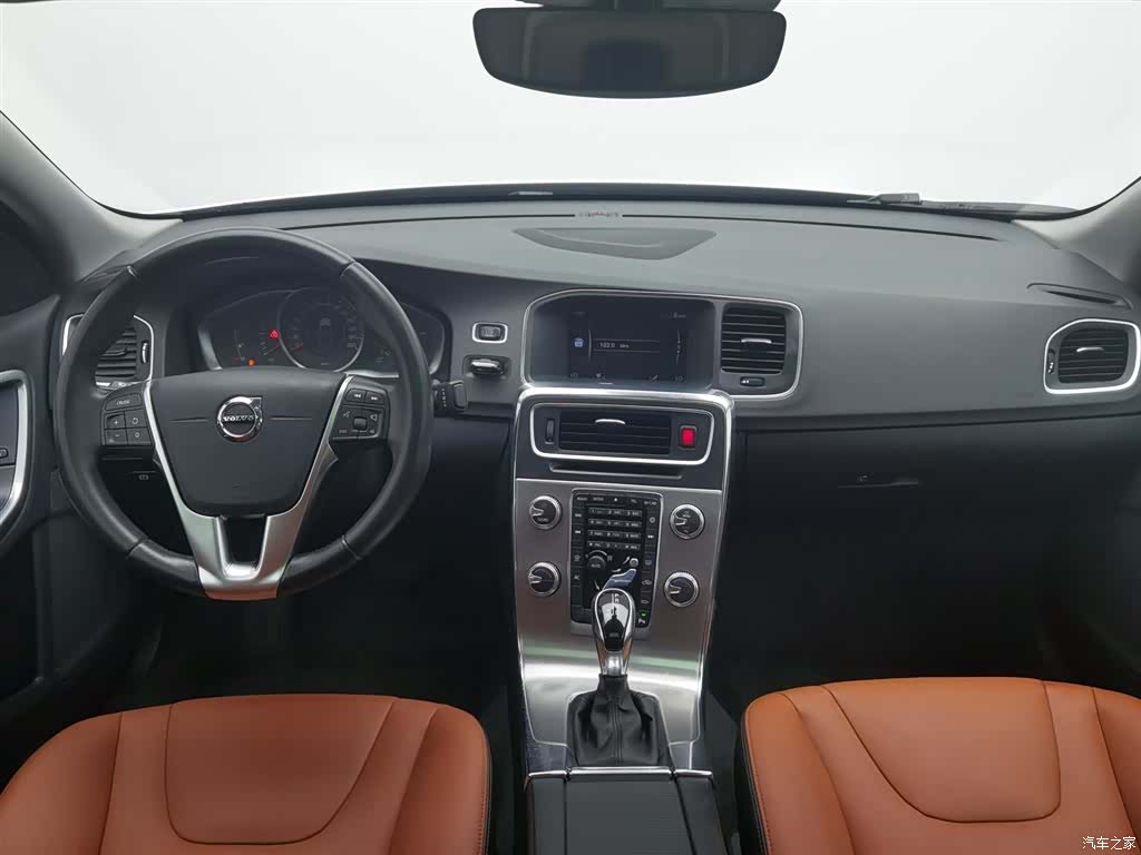 Volvo S60, 2019 все фото