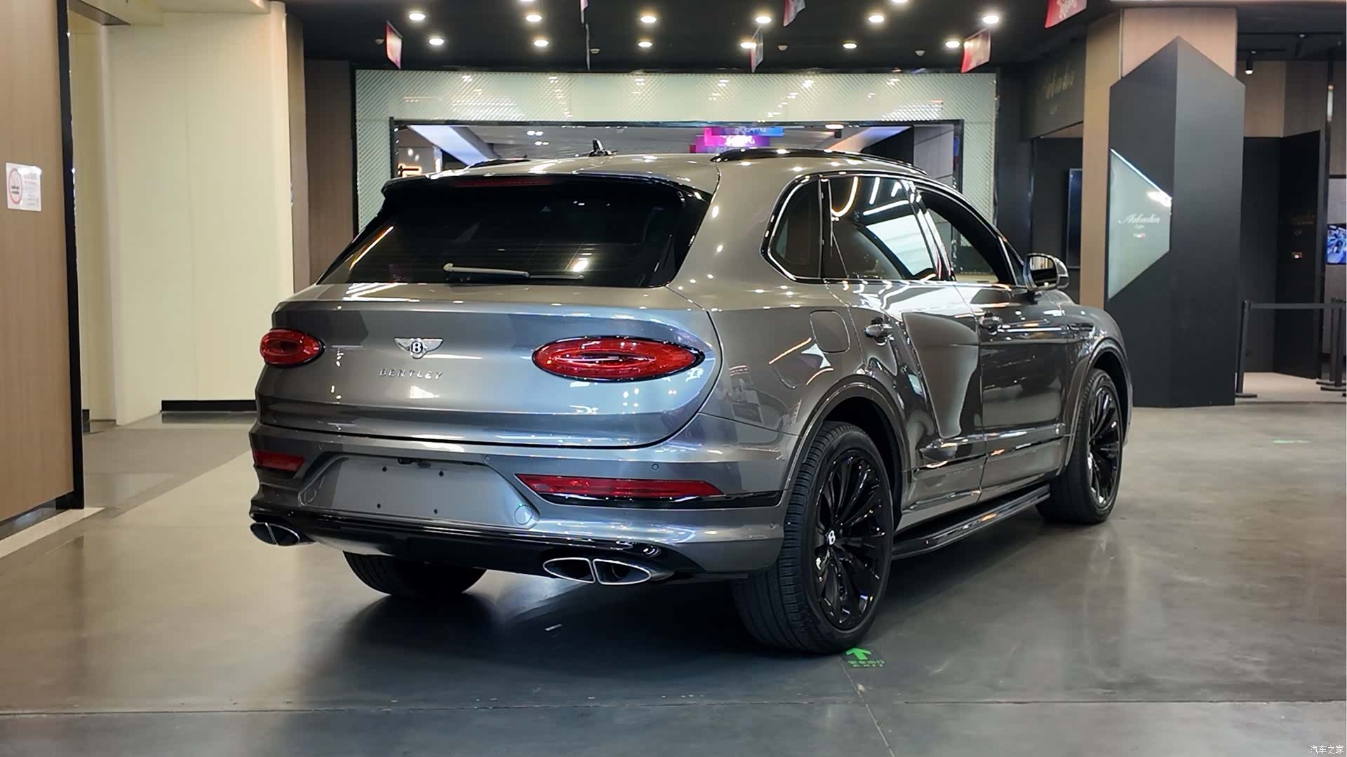 Bentley Bentayga, 2020 7
