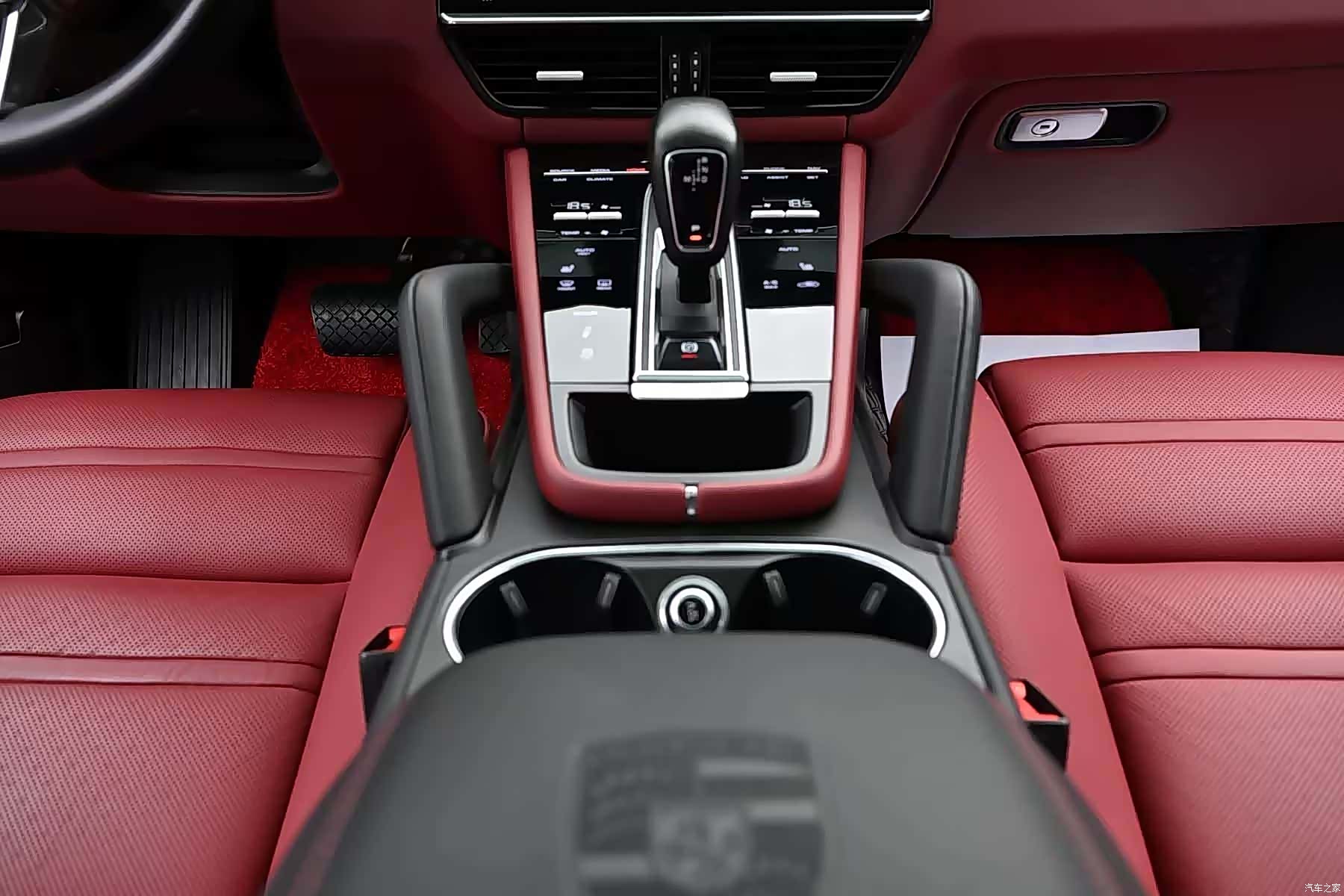 Porsche Cayenne, 2018 11