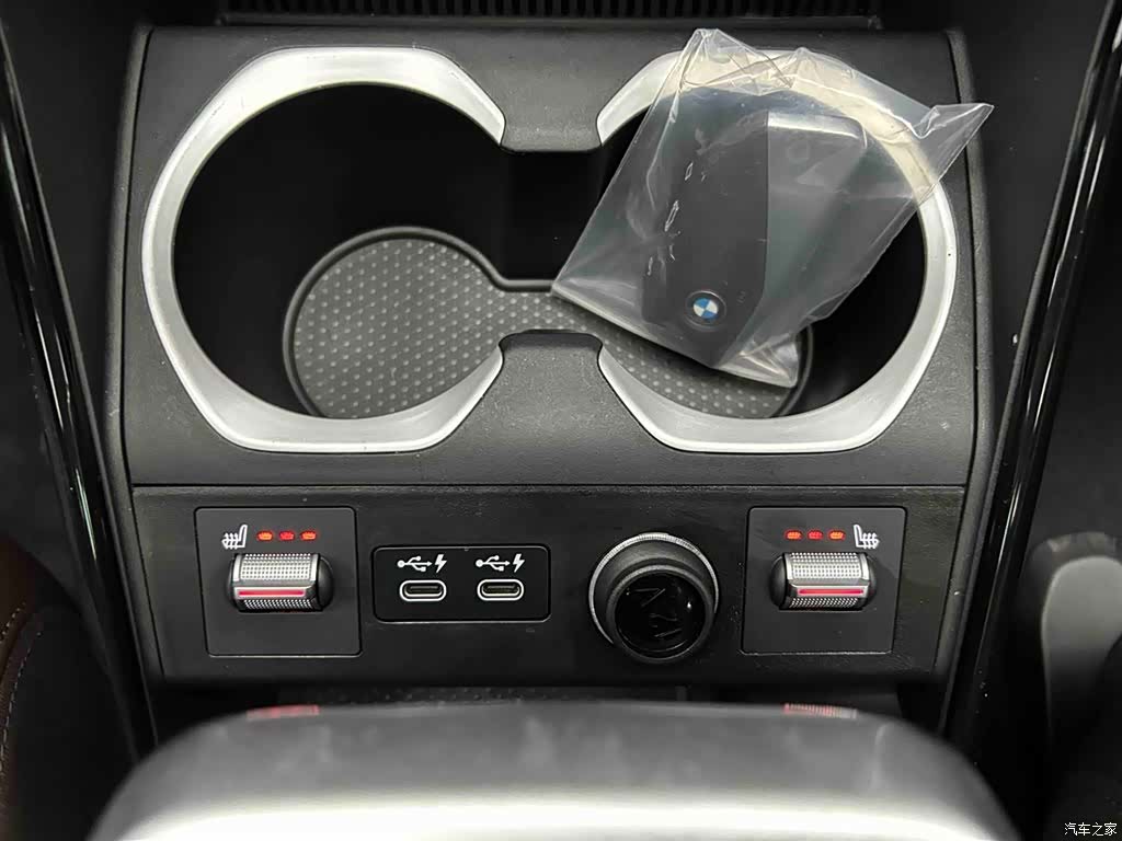 BMW X1, 2024 все фото