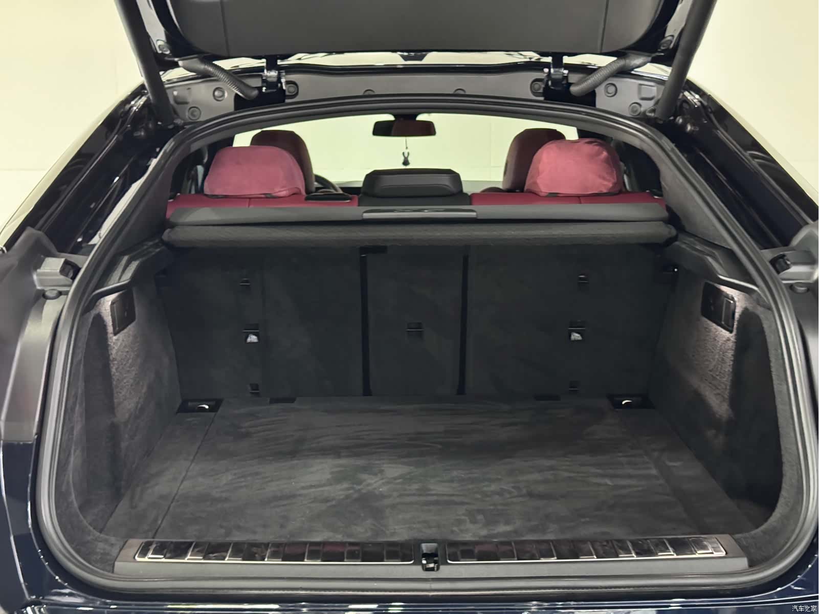 BMW X6, 2025 37