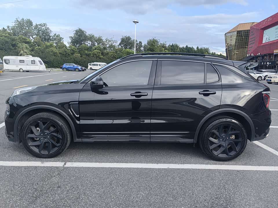 Lynk & Co 01
