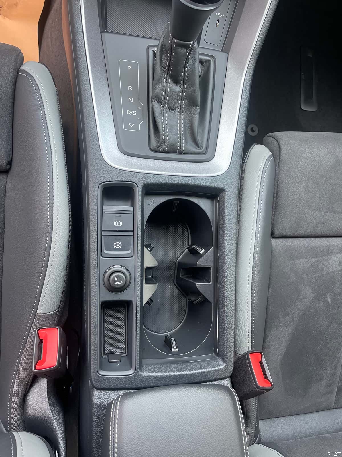 Audi Q3, 2022 12