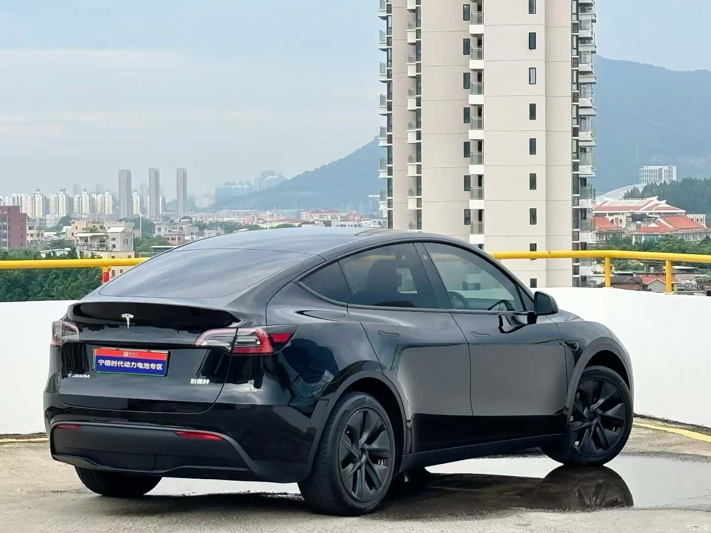 Tesla Model Y, 2023 7