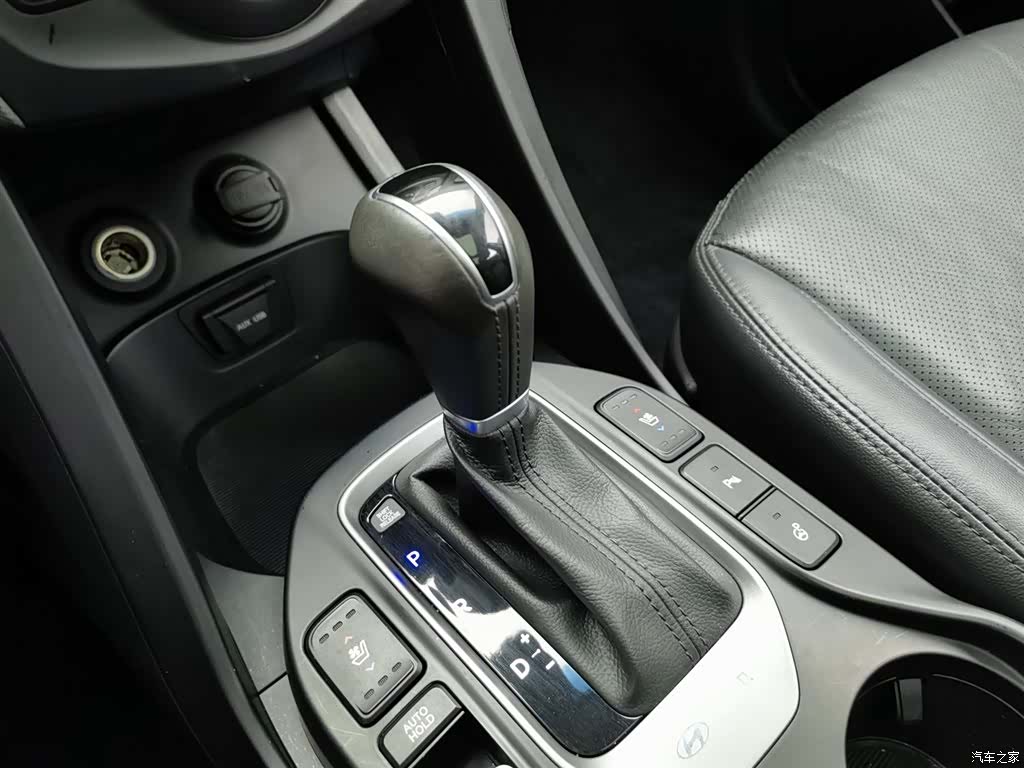 Hyundai Santa Fe, 2016 13