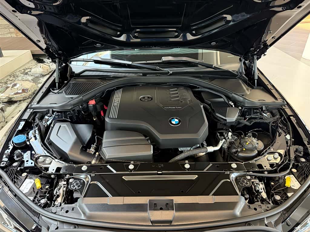 BMW 3 Series, 2024 все фото