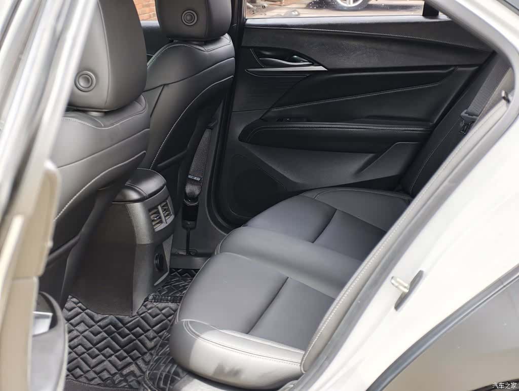 Cadillac CT4, 2020 21