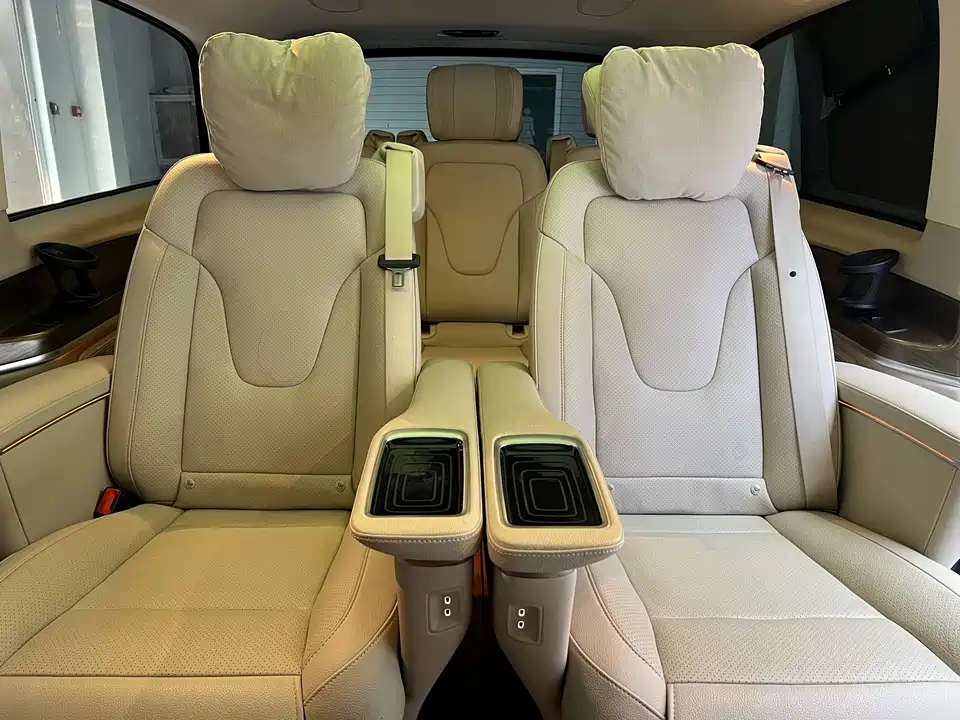 Mercedes-Benz V-class