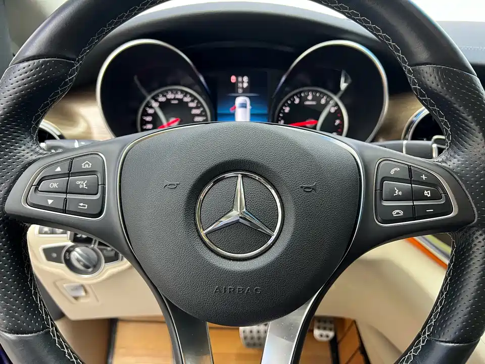 Mercedes-Benz V-class