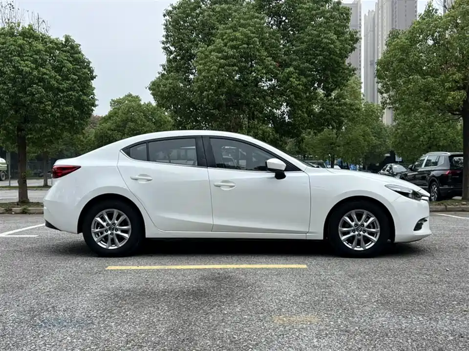 Mazda 3 Angkesaila