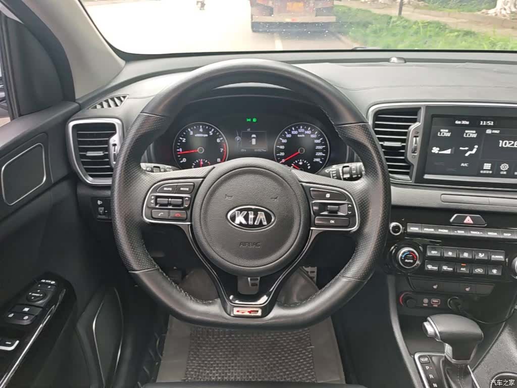 Kia KX5, 2017 11