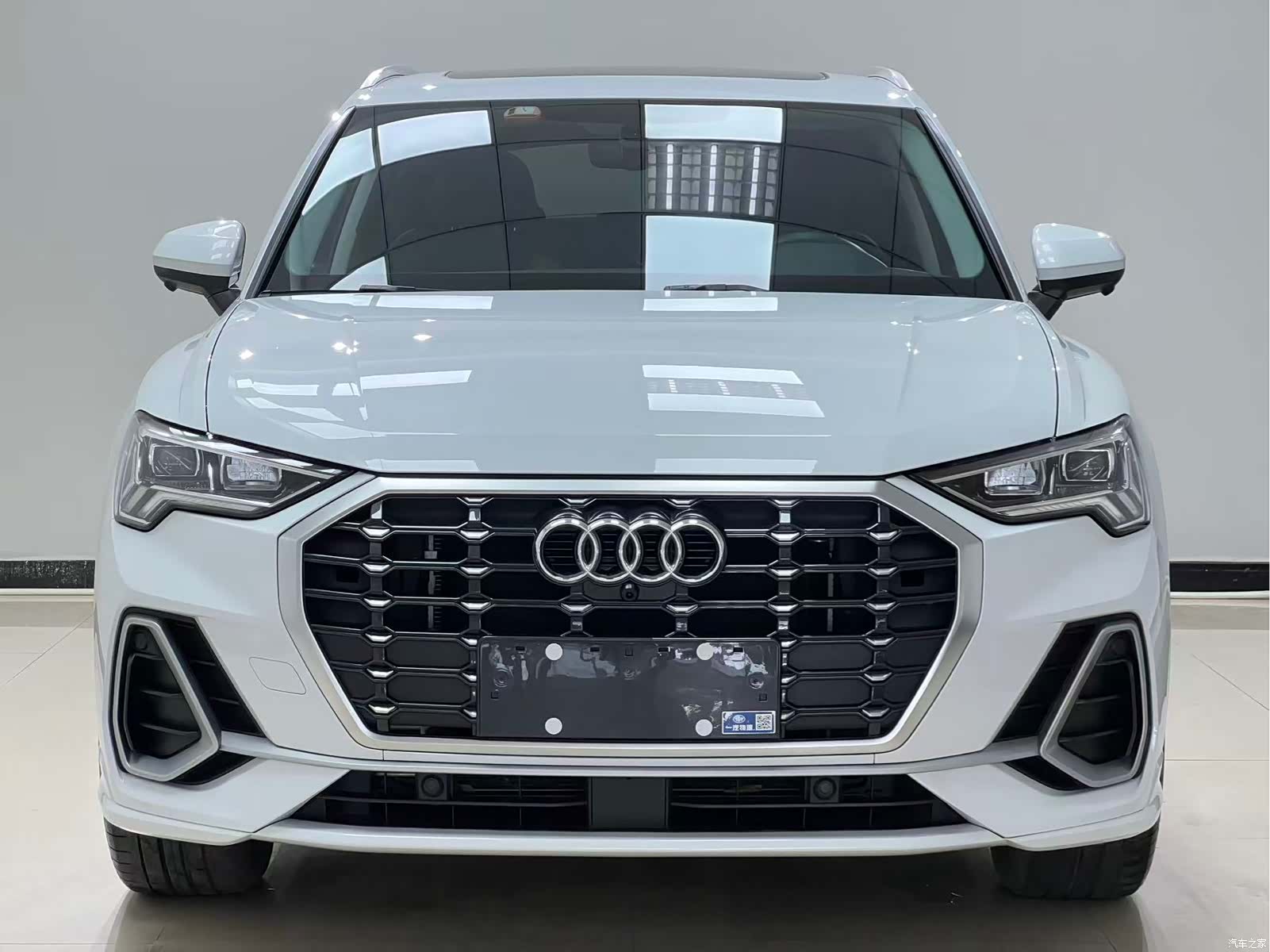 Audi Q3, 2022 2