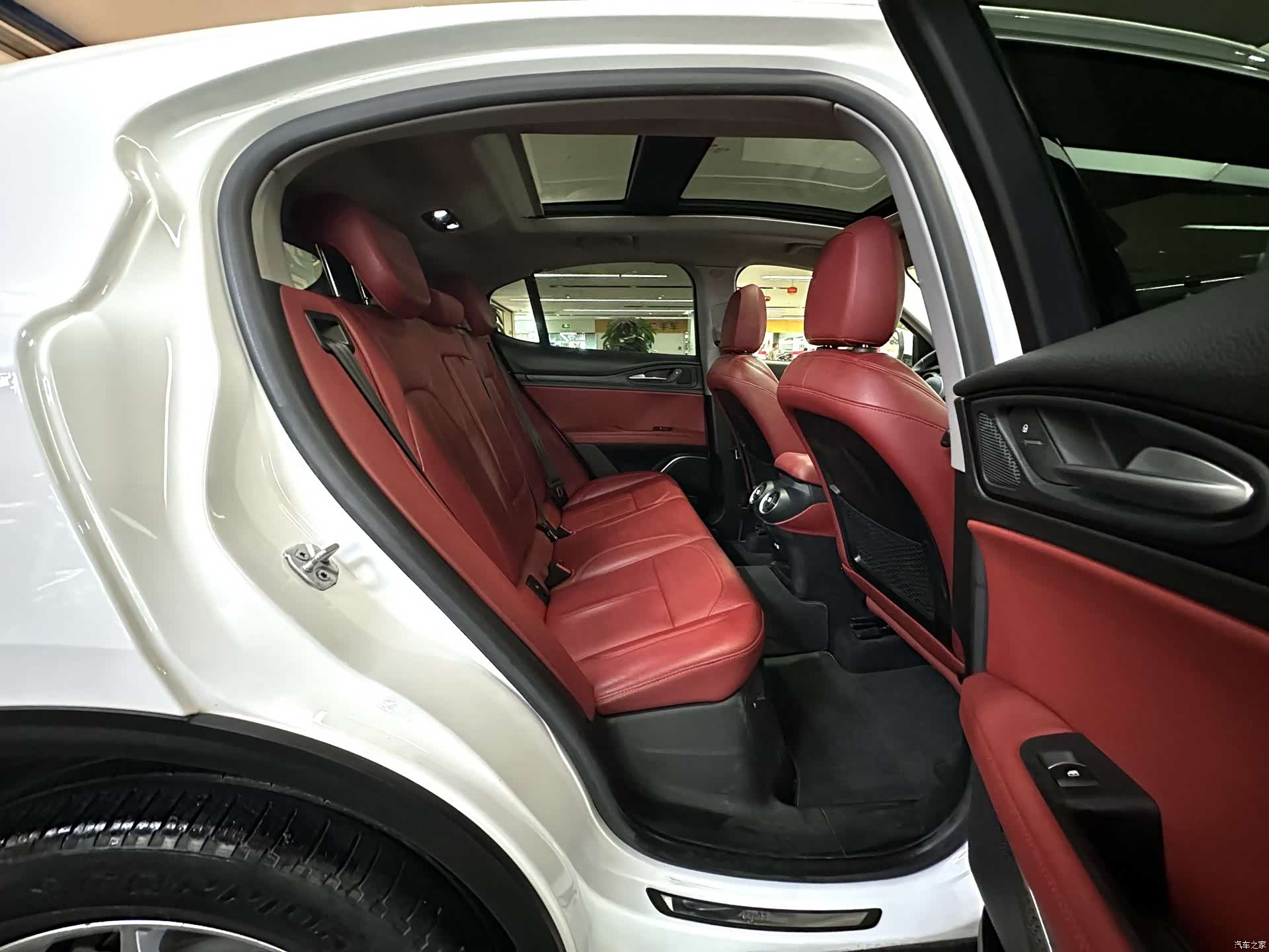 Alfa Romeo Stelvio, 2018 26
