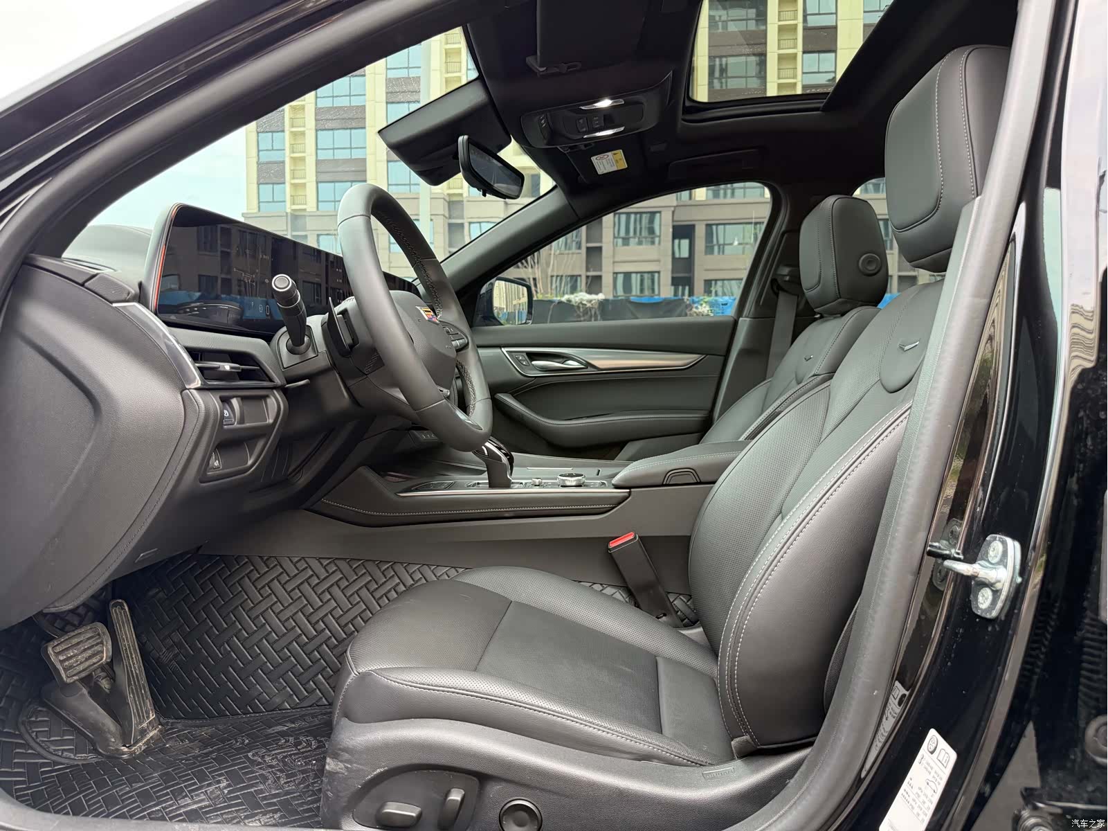 Cadillac CT5, 2025 все фото