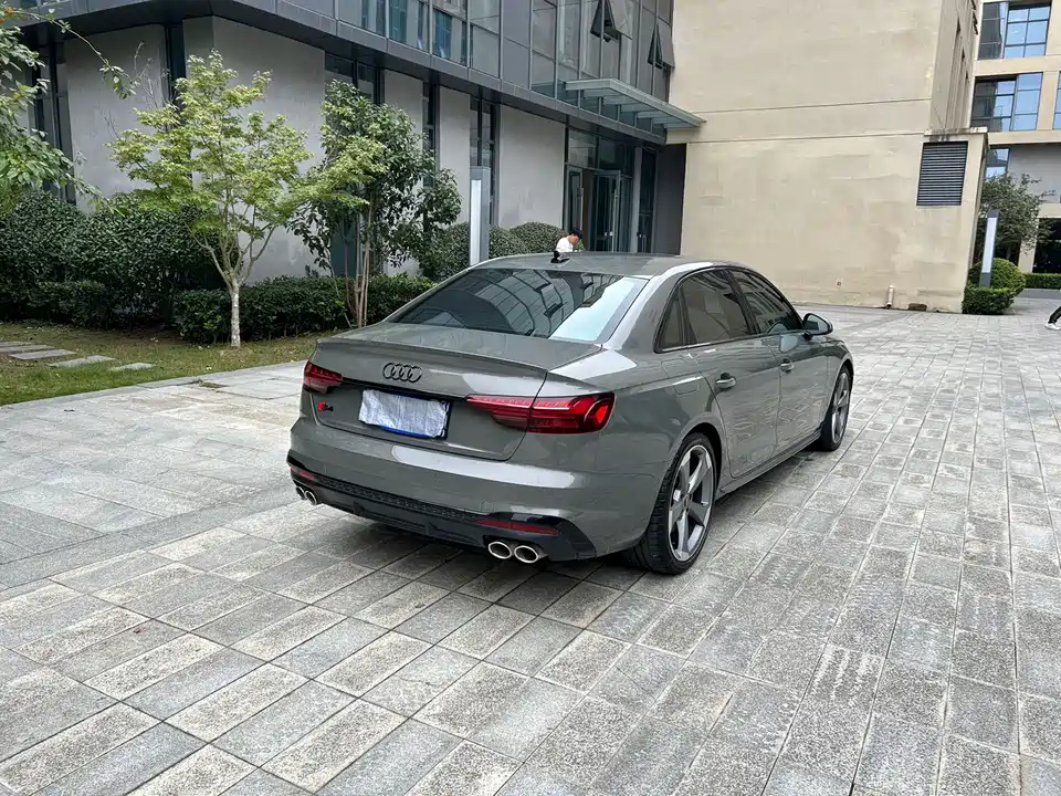 Audi S4