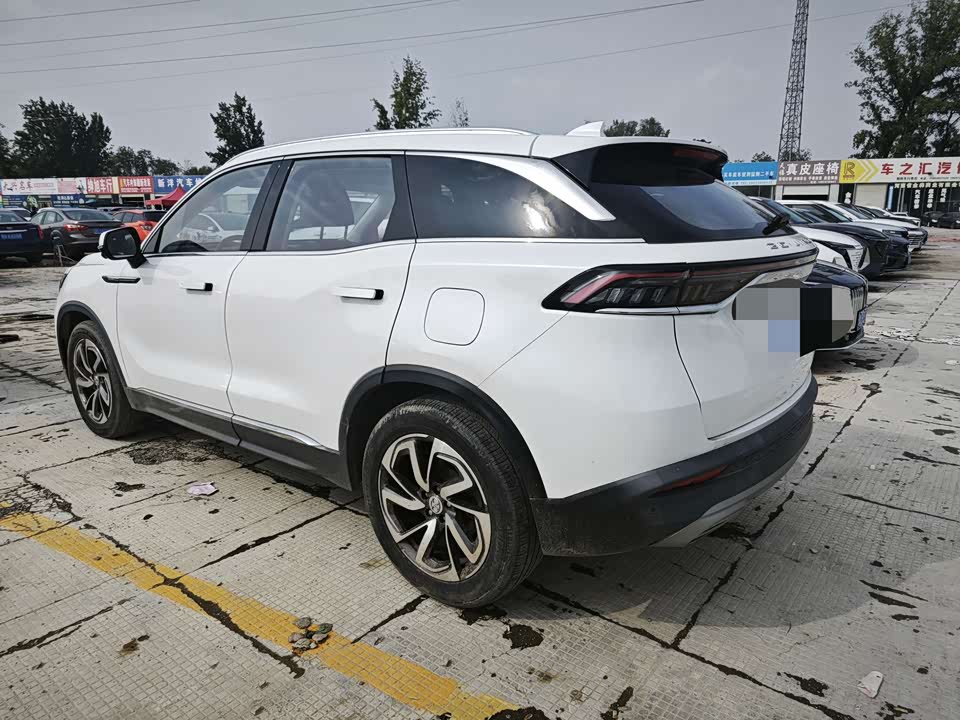 BAIC Beijing X7