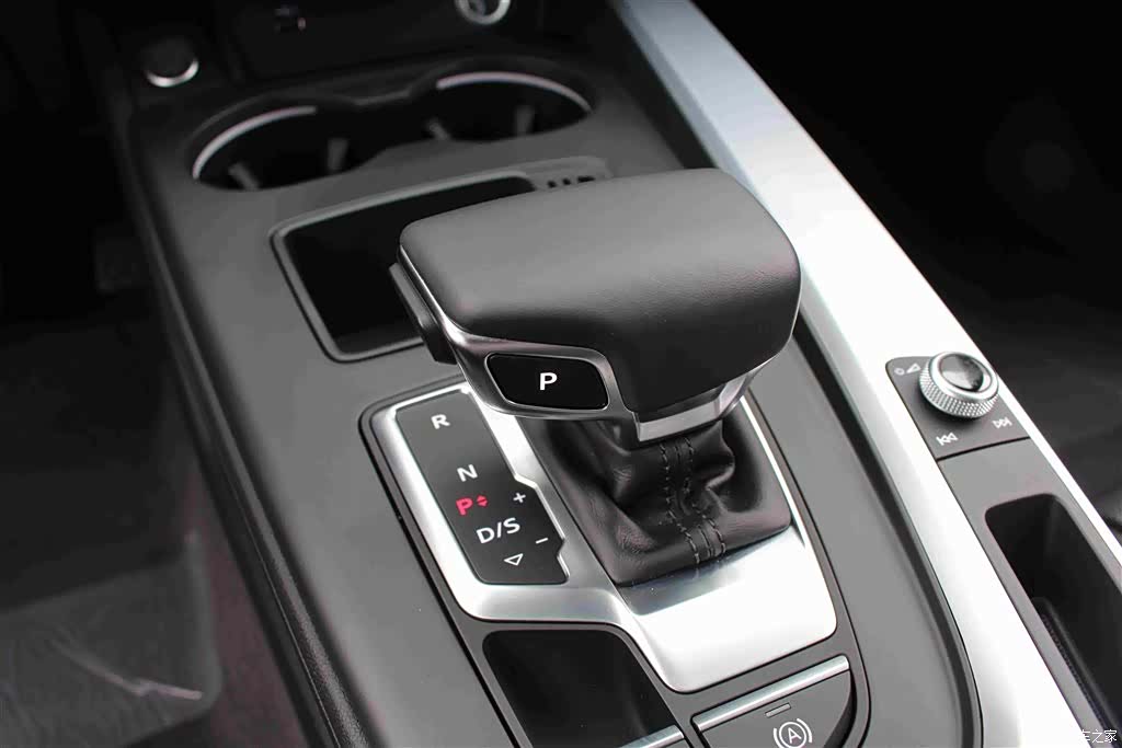 Audi A4L, 2022 9