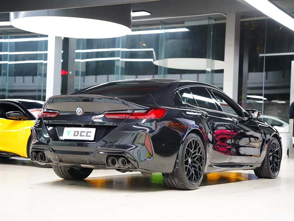 BMW M8, 2022 9